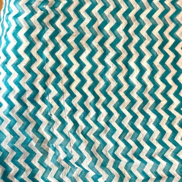 2 Infinity Scarves Chevron and Floral Scarf - Picture 7 of 12